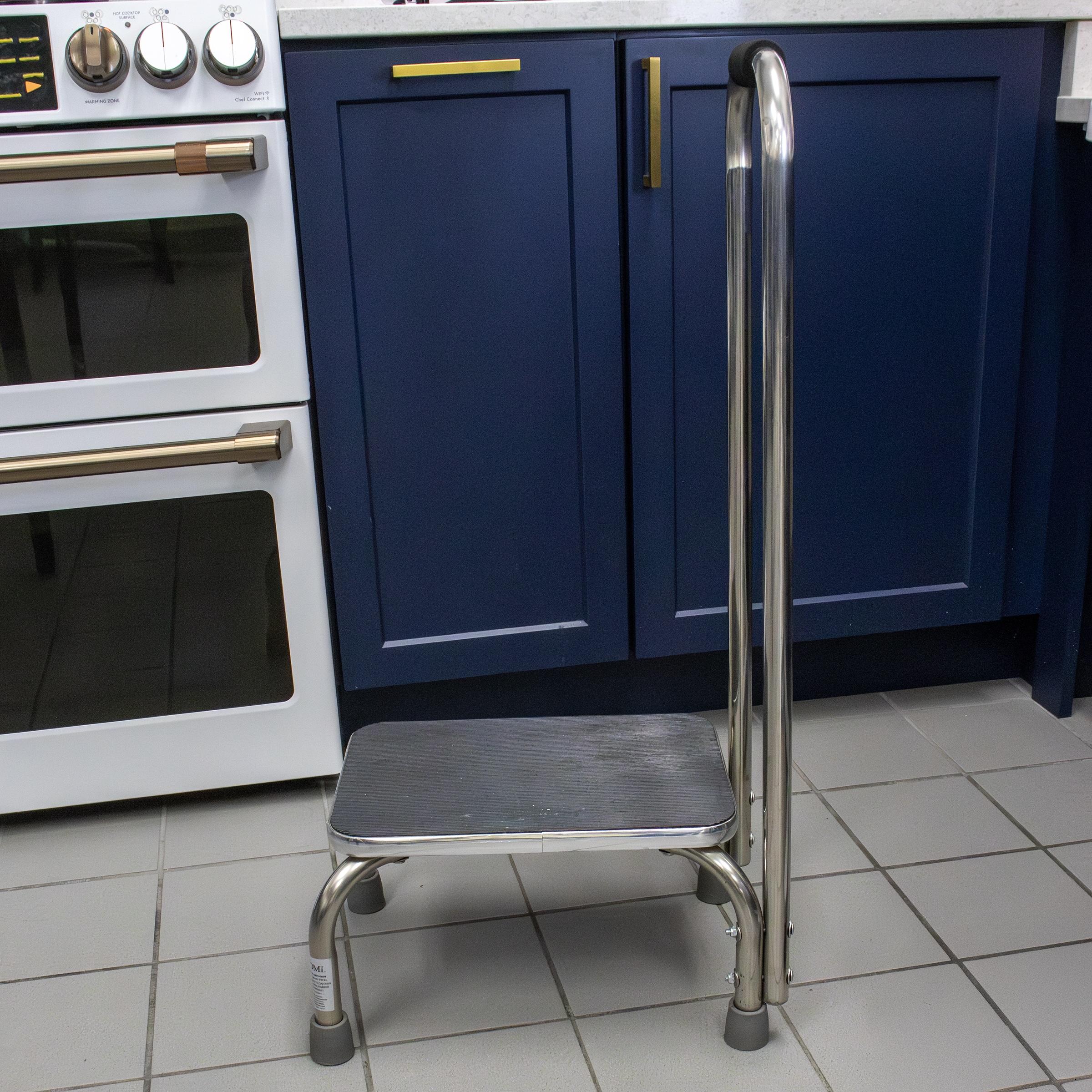 Step Stool with Grip Handle Step Stool with Grip Handle