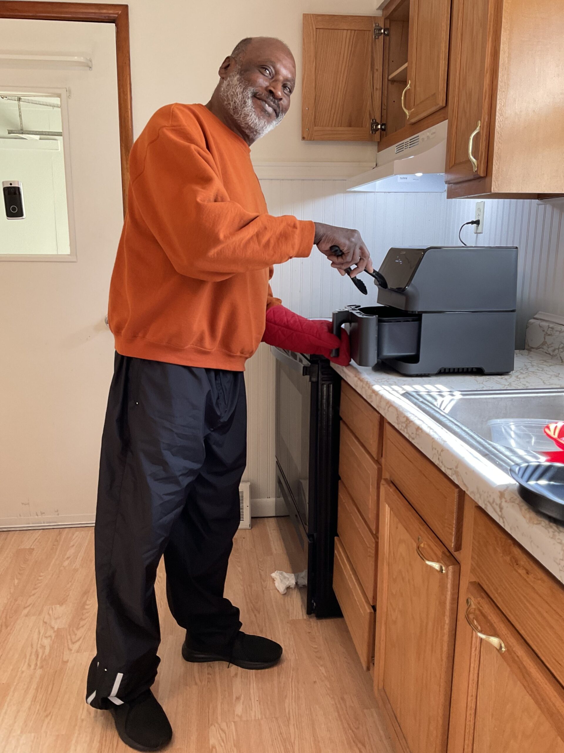 IATP Customer Using an Air Fryer IATP Customer Using an Air Fryer